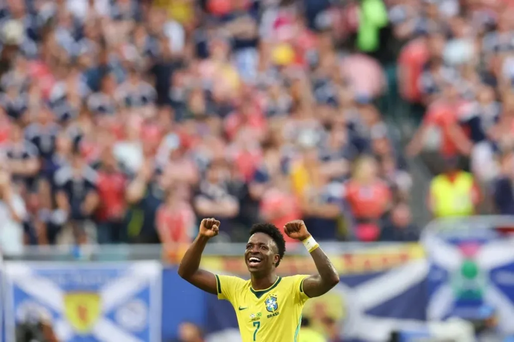 brasil-vincius-kepal-tertawa