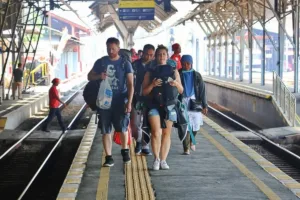 bule-di-stasiun-ka-pt-kai