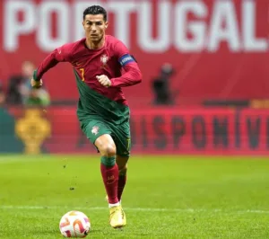cristiano-ronaldo-8373364_960_720