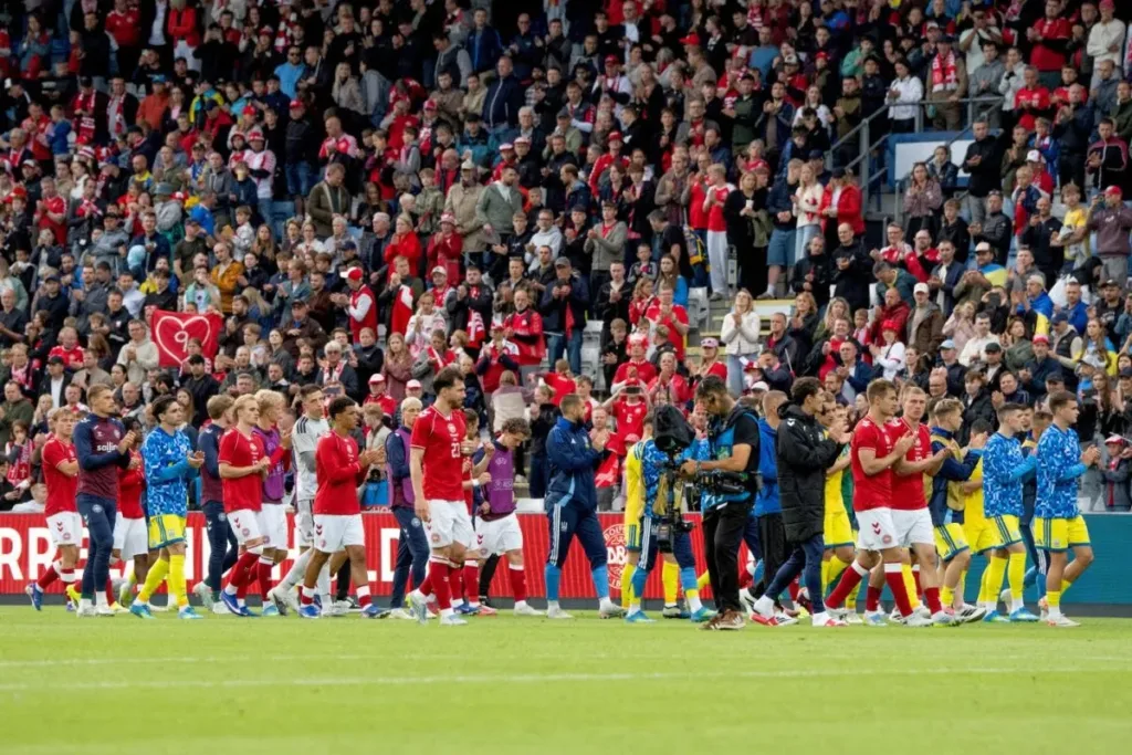 eriksen-denmark-sempat-kolaps