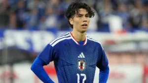 gelandang-jepang-ao-tanaka-leeds-united-luMWT