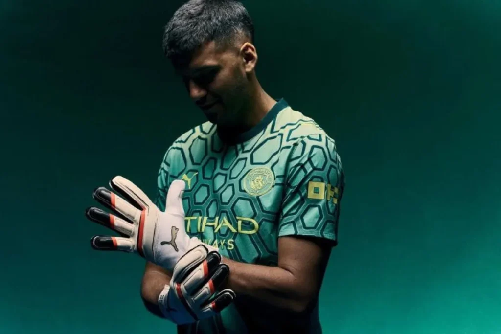 Manchester City resmi memboyong kiper Geronimo Rulli dari Olympique Marseille pada Rabu (12/8/2026). ManCity.com