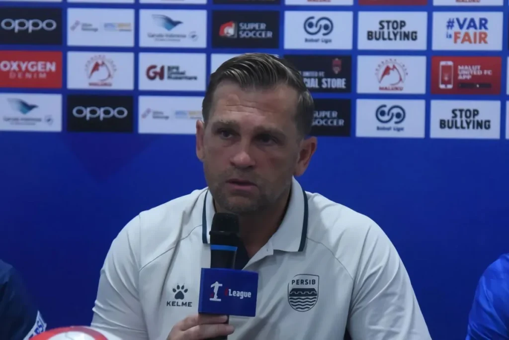 igor tolic pelatih persib