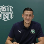 Jay Idzes dan Sassuolo Kompak Ucapkan Dirgahayu Indonesia dengan Bahasa Daerah