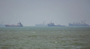 kapal-kapal-di-selat-hormuz-anadolu