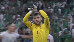 maarten-paes-kiper-indonesia