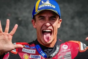 marc-marquez-julur-lidah-motogp