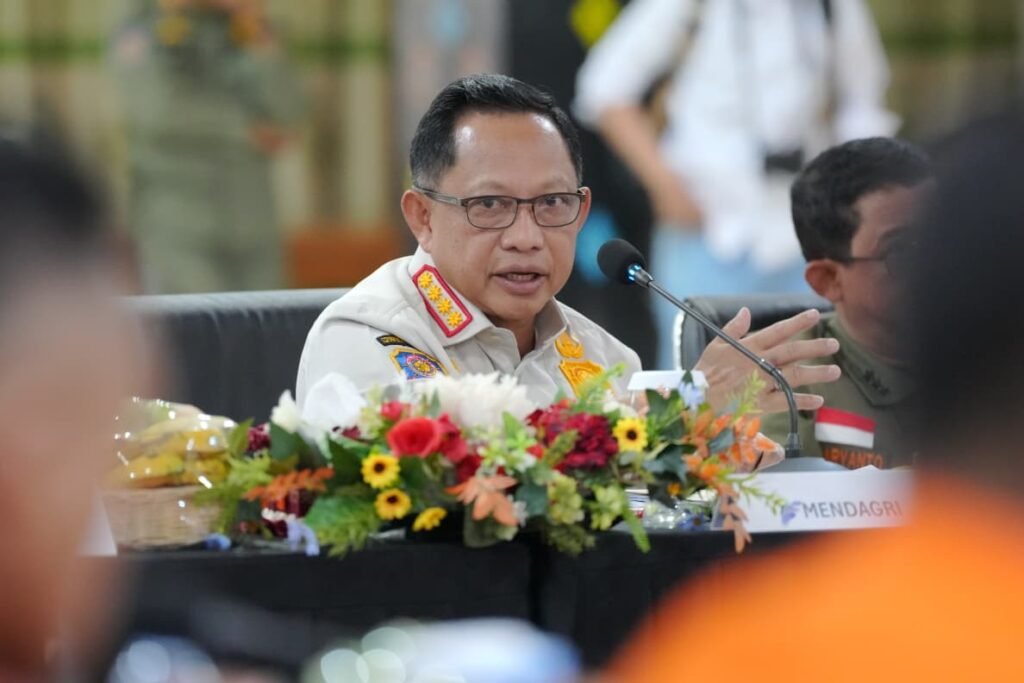 mendagri gempa ntt