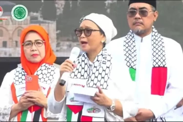 menlu_retno_marsudi_bacakan_puisi_di_aksi_indonesia_bela_palestin_840x576-1811669449