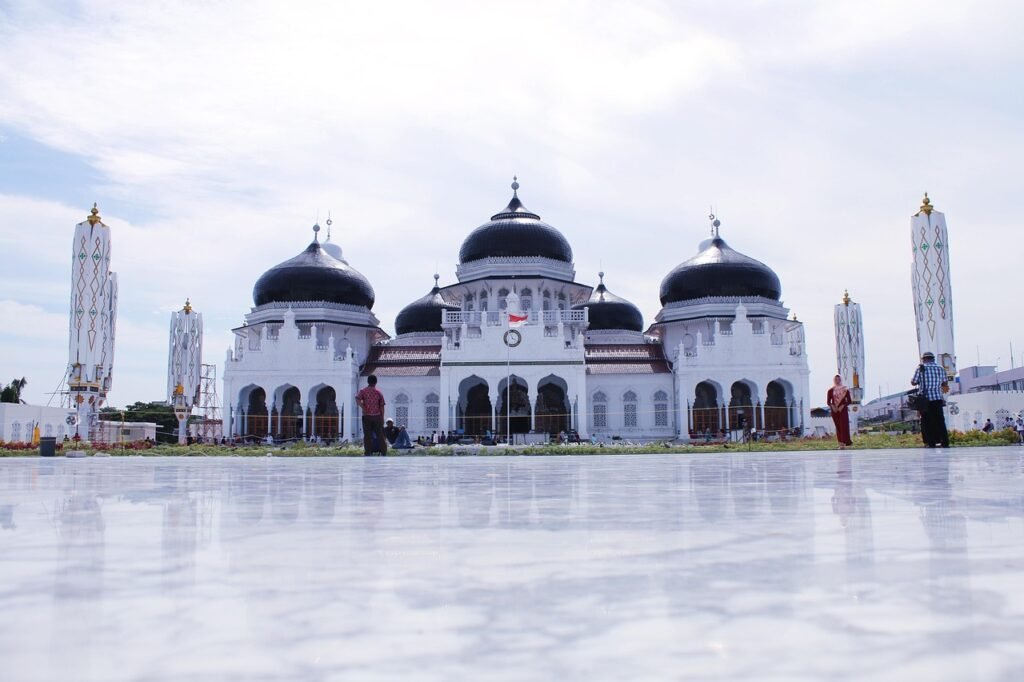 mesjid-raya-baiturrahman-aceh2537403_1280