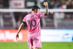 messi-inter-miami-belakang-kepal-tangan