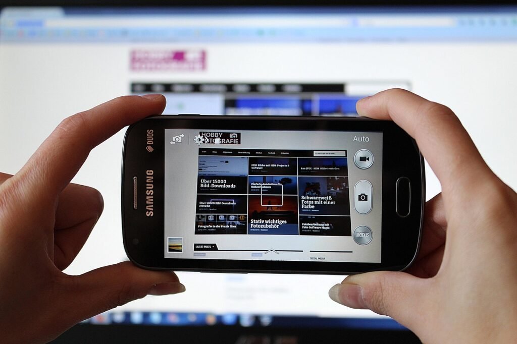 mobile-phone-ss-pixabay658239_1280