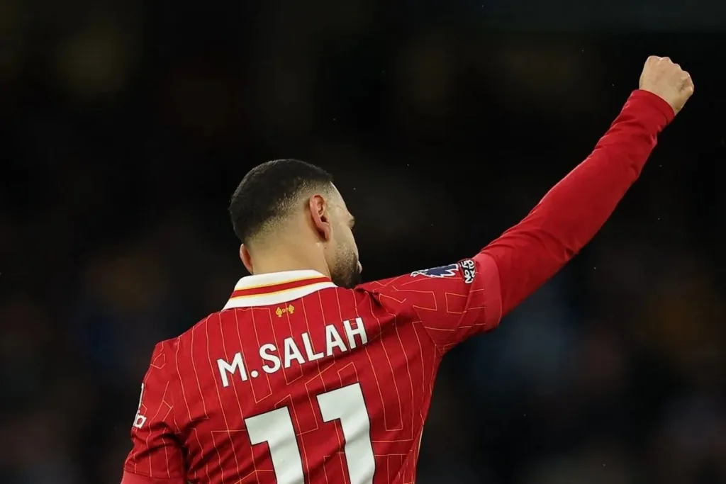 mohamed-salah-kepal-tangan