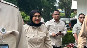 nanik-deyang-lapor-istana