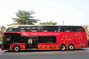 open-dining-bus