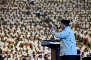 prabowo-pidato-podium-seperti-soekarno