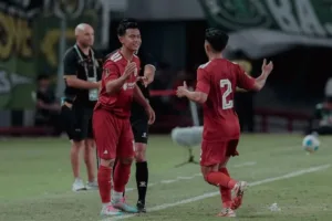 pratama-arhan-persija-berdiri
