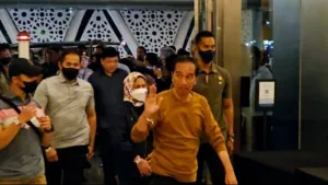 presiden-joko-widodo-bersama-ibu-negara-iriana-joko-widodo_1265_711