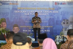 Mewakili Gubernur DIY, Kepala Dinas Pendidikan, Pemuda, dan Olahraga DIY Raden Suci Rohmadi, mengikuti penandatanganan kesepakatan bersama revitalisasi Sekolah Luar Biasa (SLB) 2026 sekaligus peresmian sekolah hasil revitalisasi 2025 di SLB Tunas Bakti, Kabupaten Bantul, Daerah Istimewa Yogyakarta (DIY), Rabu (12/8/2026).