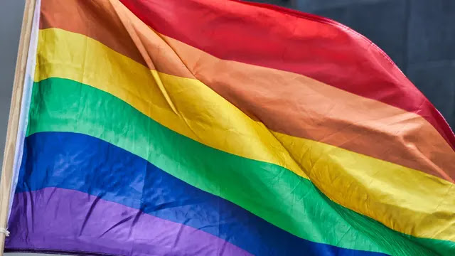 rainbow-flag-4426296_1920