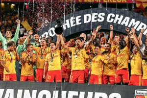 rc lens juara piala super prancis 26