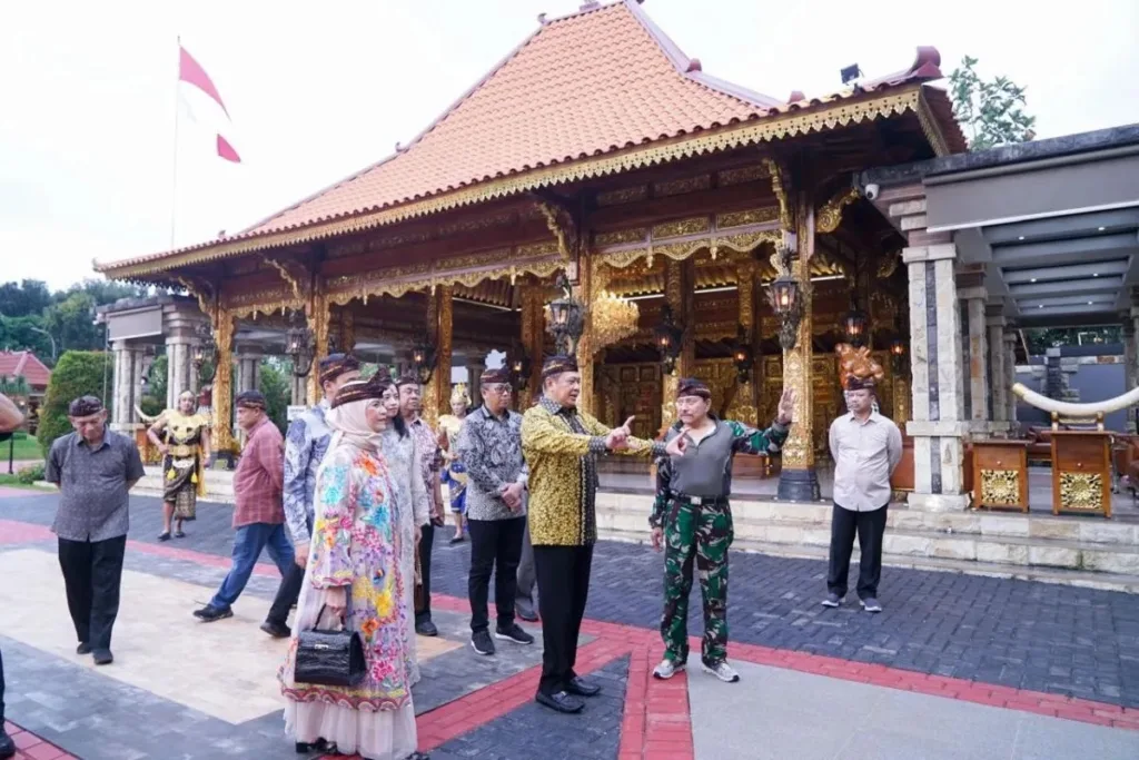 replika-majapahit