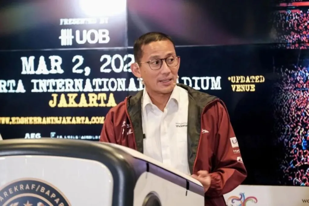 sandiaga-uno-podium