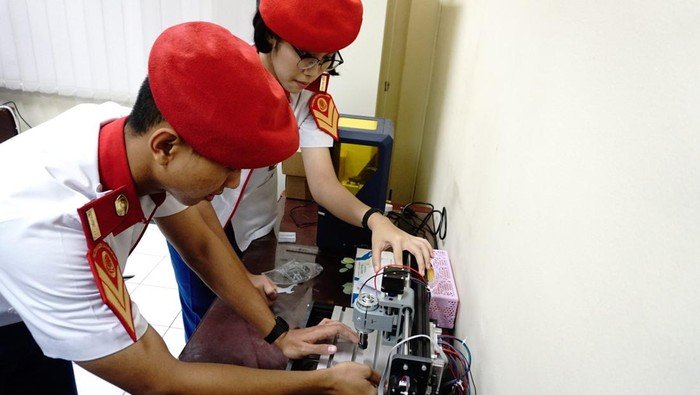 sekolah-kedinasan-poltek-ssn-berada-di-laboratorium_169
