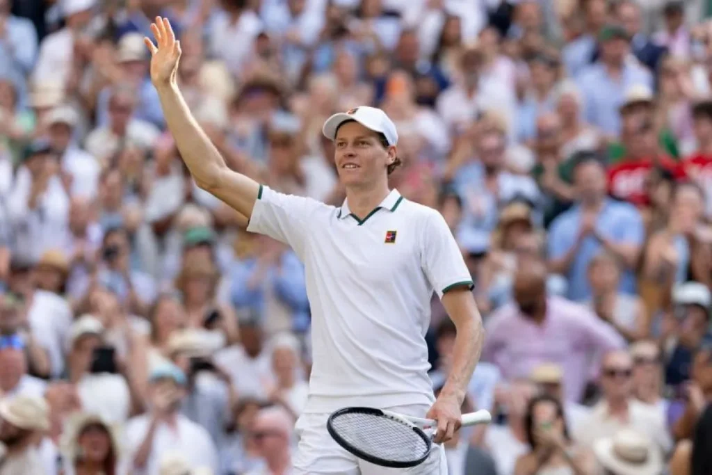 Jannik Sinner mundur dari Cincinnati Open 2026 karena cedera lutut kanan. Ia kini fokus mempersiapkan diri menuju US Open.