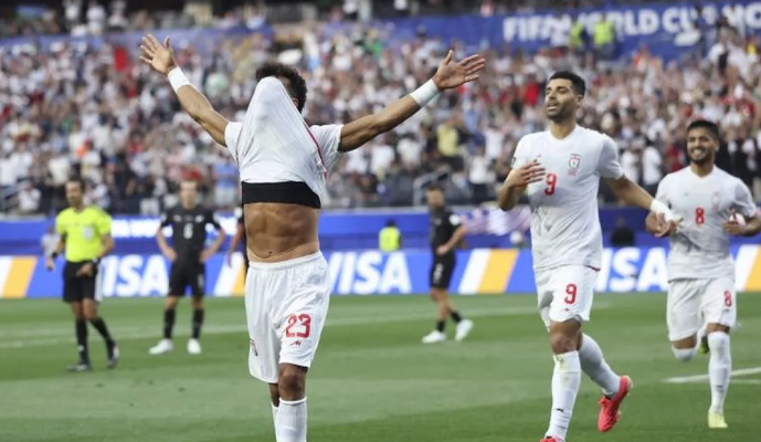 timnas-iran-merayakan-gol