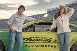 tom cruise dan anne hathaway-daysofthunder2