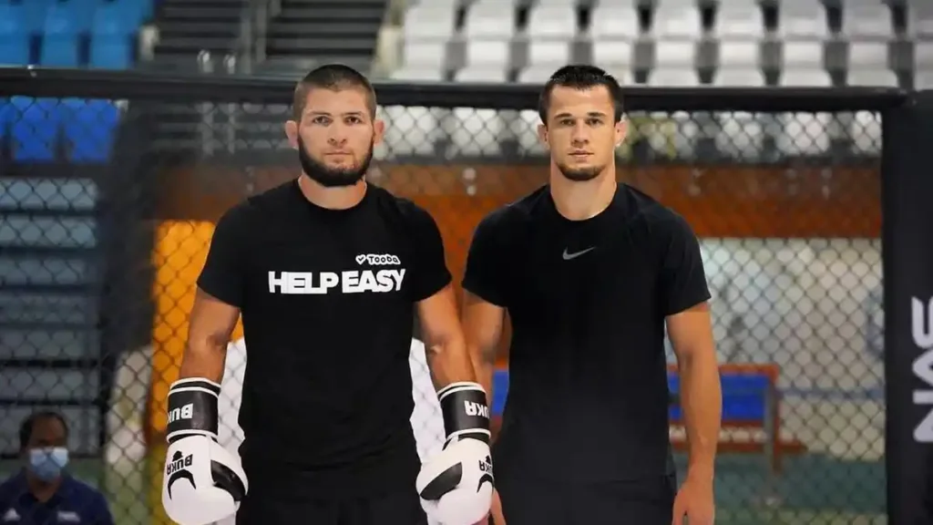 usman-nurmagomedov-bersama-khabib-nurmagomedov