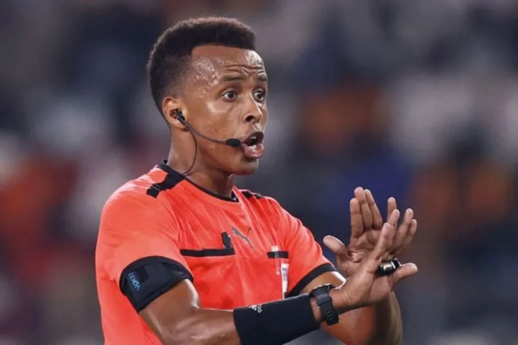 Wasit asal Somalia, Omar Artan, akan memimpin pertandingan Piala Super Eropa pada Kamis (14/8/2026). (Foto: UEFA.com)
