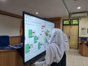 2 siswi smp belajar di ILP