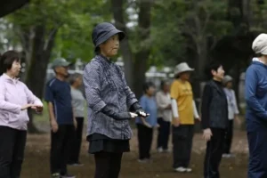 Jepang-Lansia-sentenial-senam.jpg