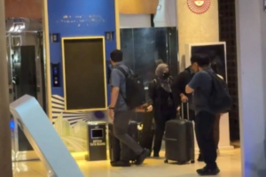 KPK keluar gedung Kementerian ATR_BPN bawa tiga koper