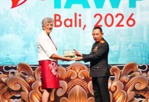 Kapolri dan Polwan
