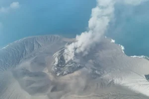 anak krakatau erupsi-badan geologi