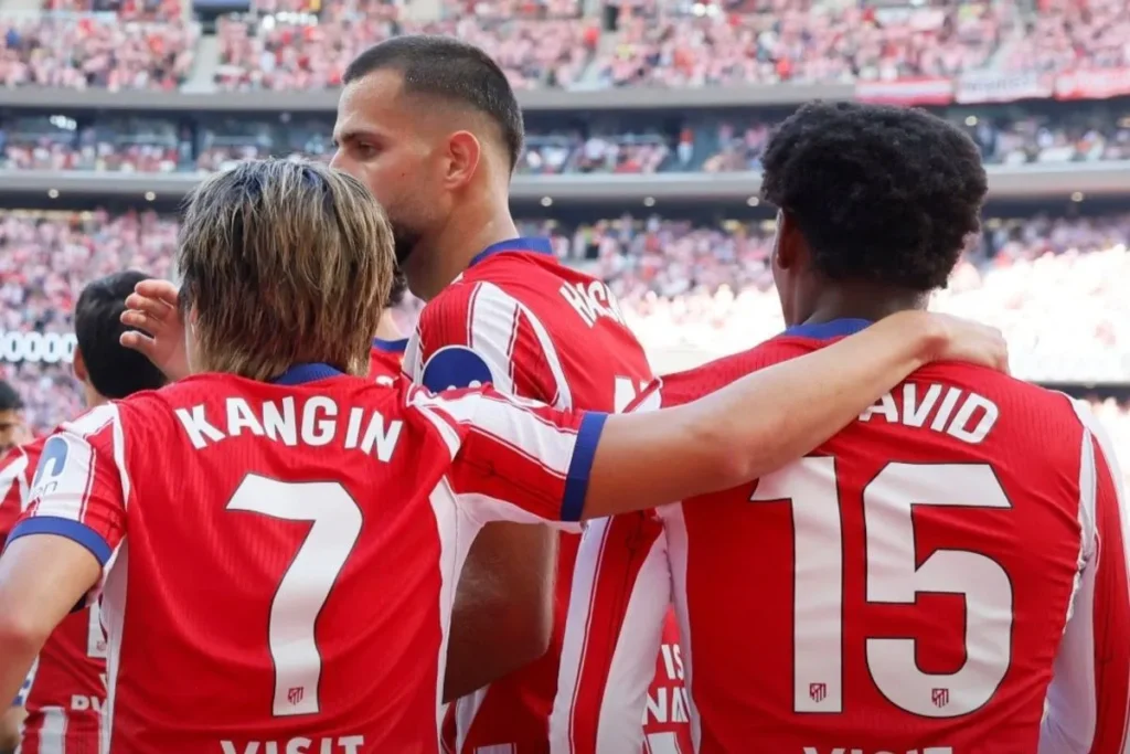 atletico madrid rayakan kemenangan