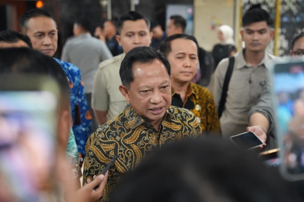 doorstop mendagri di dpr