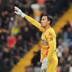 La Liga Spanyol Pamer Penyelamatan Spektakuler Emil Audero, Bendera Indonesia Ikut Disorot