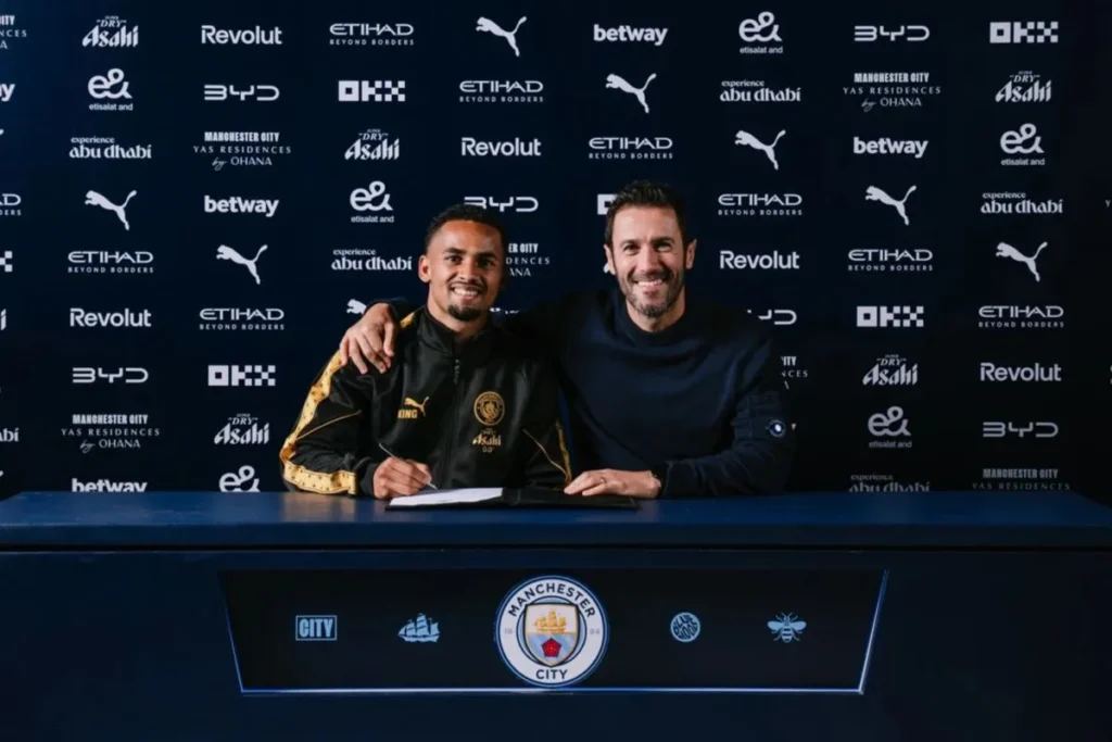 iliman-ndiaye-signing-1-mancity