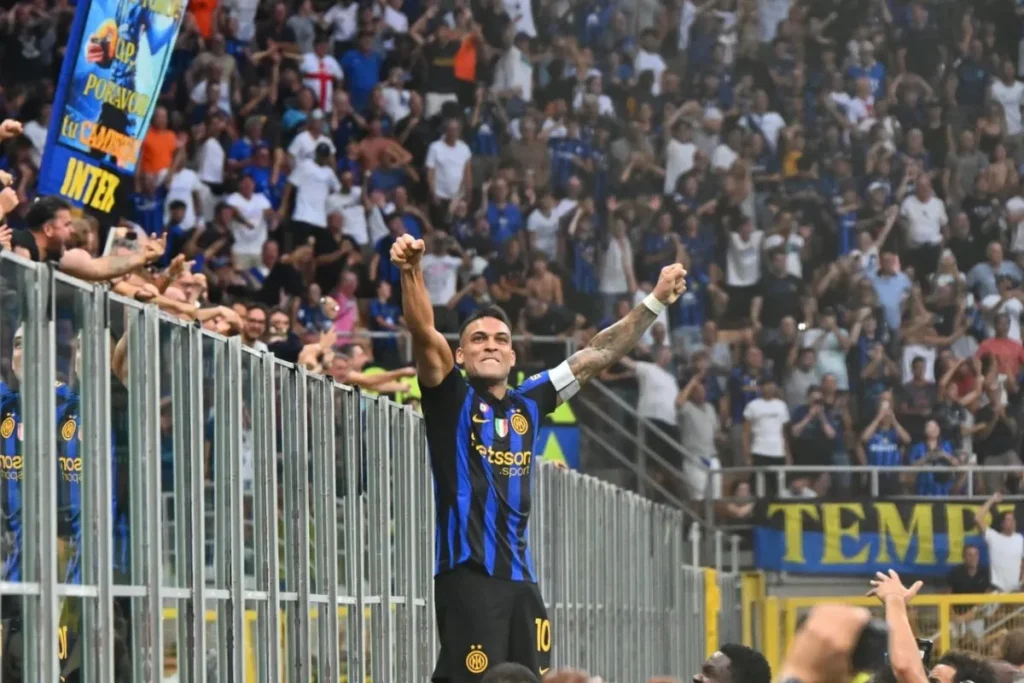 lautaro martinez selebrasi inter milan fans