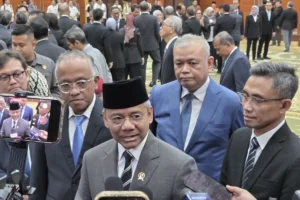 menkeu suahasil doorstop