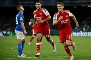 odegaard arsenal selebrasi napoli