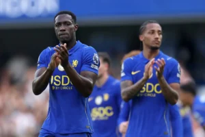 pemain chelsea tepuk tangan