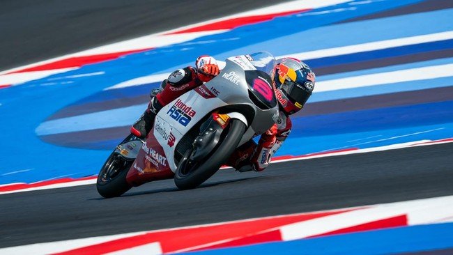 veda-ega-pratama-honda-team asia menikung