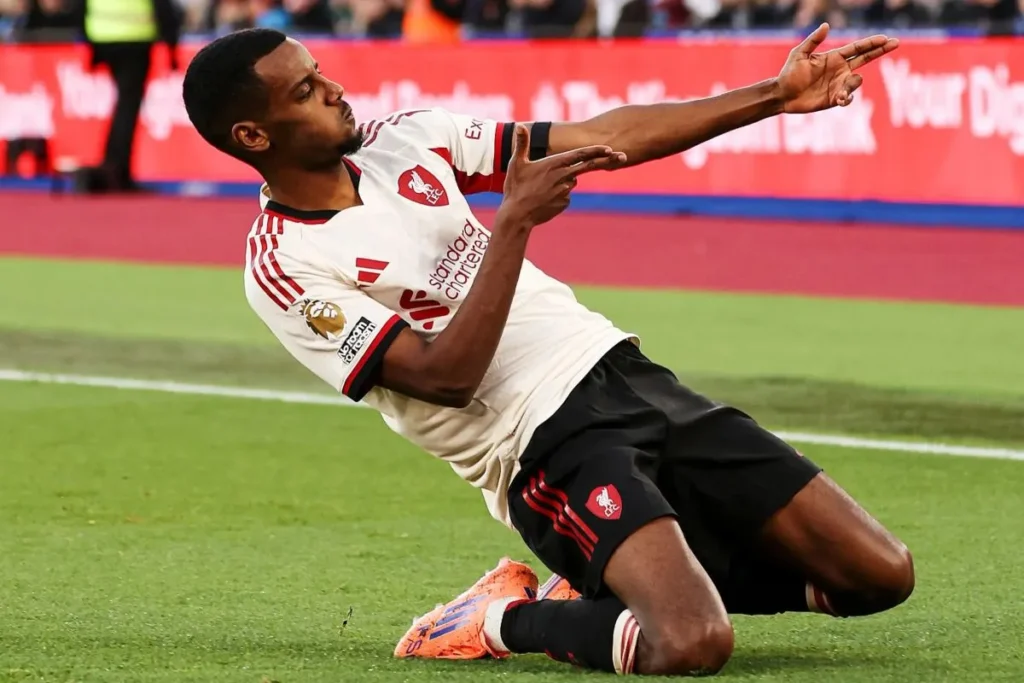 Alexander-Isak-celebrates-his-goal-v-West-Ham.jpg