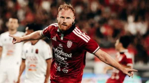 Cetak-Hattrick--Jort-van-der-Sande-Pilih-Merendah-1791690696