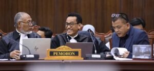 Denny Indrayana di Sidang MK